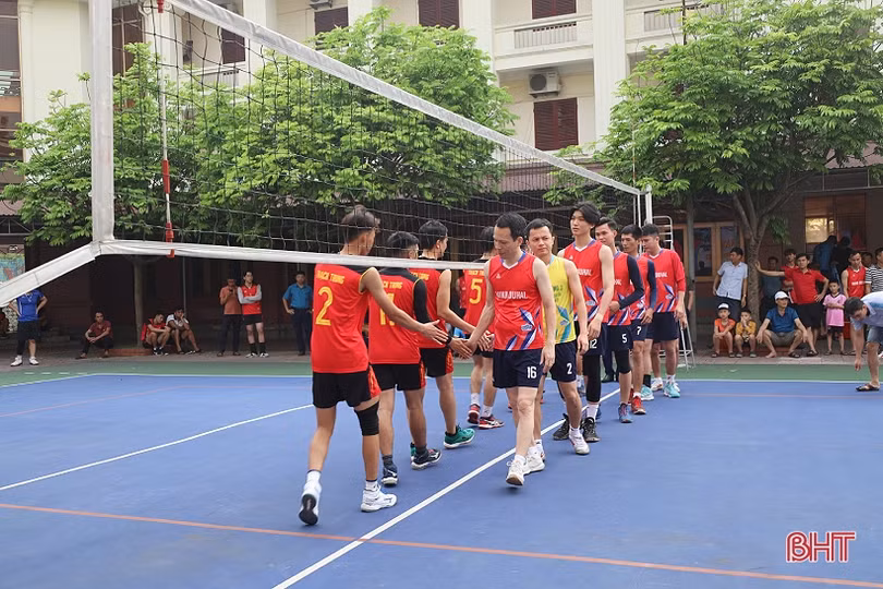 Các địa phương tổ chức giải bóng chuyền chào mừng các ngày lễ lớn