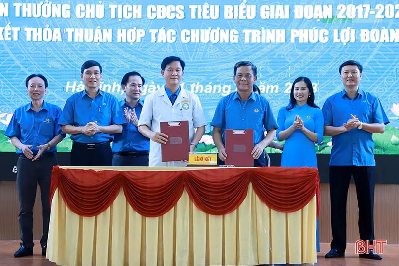 Ngành Y tế Hà Tĩnh tôn vinh người lao động, chủ tịch công đoàn tiêu biểu