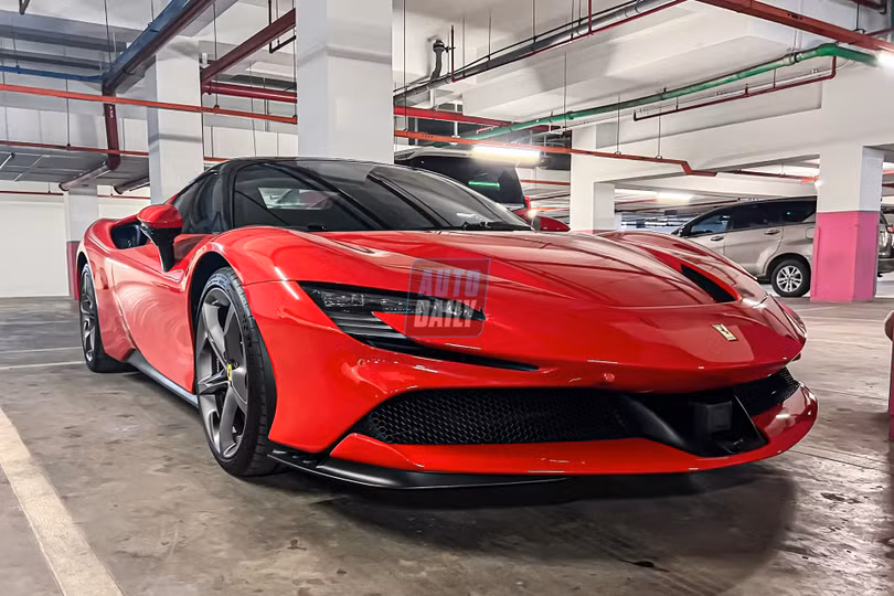 Ferrari SF90 Spider đầu tiên về Việt Nam sở hữu biển số tứ quý 9