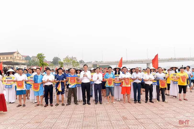 Đua thuyền trên sông La