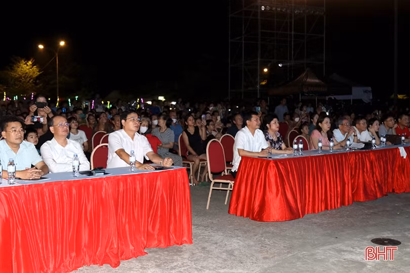 Tổng duyệt chương trình nghệ thuật khai trương du lịch biển Hà Tĩnh