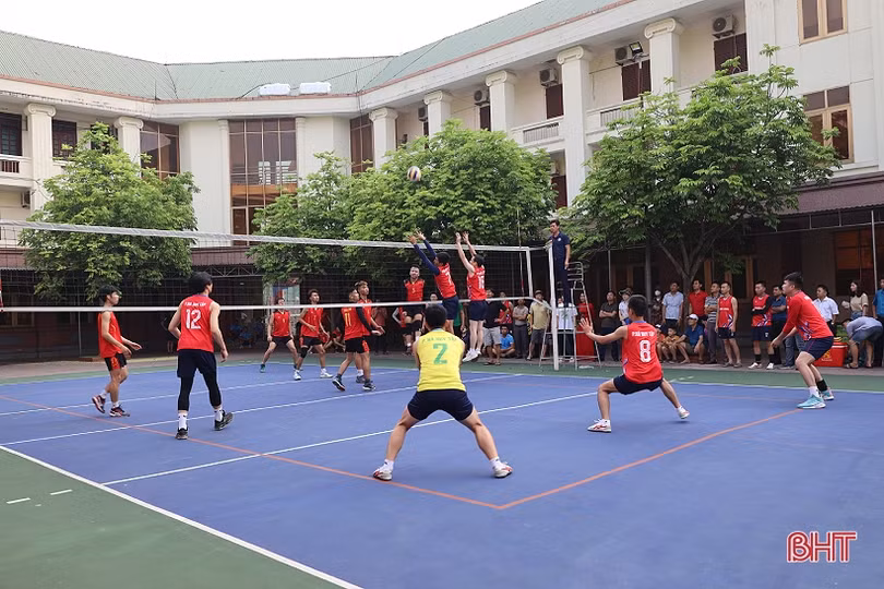 Các địa phương tổ chức giải bóng chuyền chào mừng các ngày lễ lớn