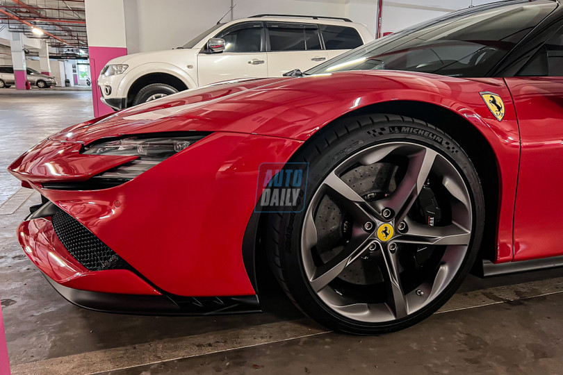Ferrari SF90 Spider đầu tiên về Việt Nam sở hữu biển số tứ quý 9