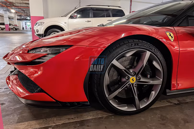 Ferrari SF90 Spider đầu tiên về Việt Nam sở hữu biển số tứ quý 9