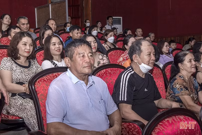 Công chiếu phim “Đại thi hào Nguyễn Du” ở Nghi Xuân