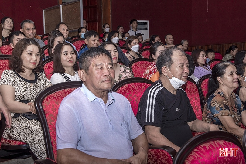 Công chiếu phim “Đại thi hào Nguyễn Du” ở Nghi Xuân