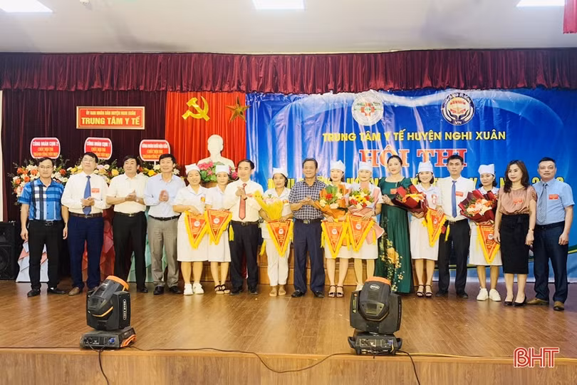 38 thí sinh tranh tài cuộc thi điều dưỡng, hộ sinh trạm y tế giỏi