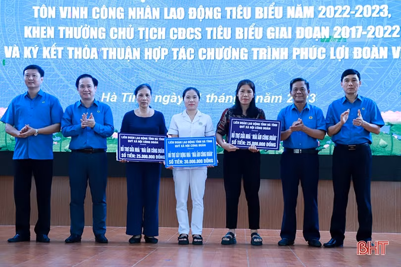 Ngành Y tế Hà Tĩnh tôn vinh người lao động, chủ tịch công đoàn tiêu biểu