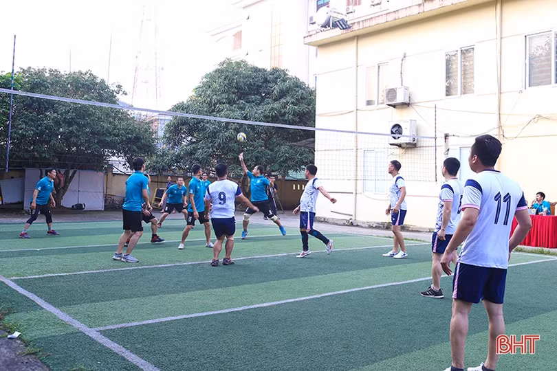 6 đội tranh tài Giải Bóng chuyền ngành Xây dựng