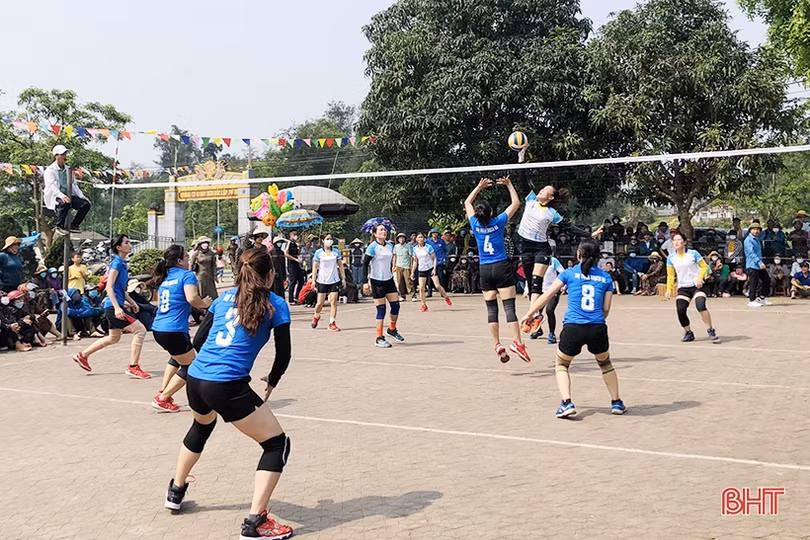 Các địa phương tổ chức giải bóng chuyền chào mừng các ngày lễ lớn