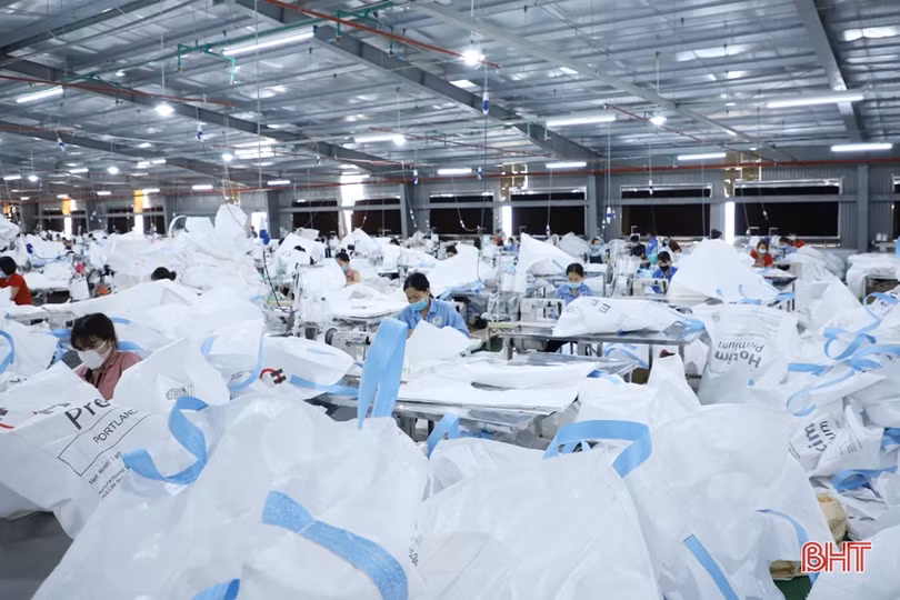 Vì sao nhiều doanh nghiệp, cơ sở sản xuất ở Hà Tĩnh “xin khoan” tăng giá điện?