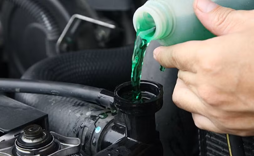 Mẹo chạy xe ô tô tiết kiệm xăng tối đa trong ngày hè