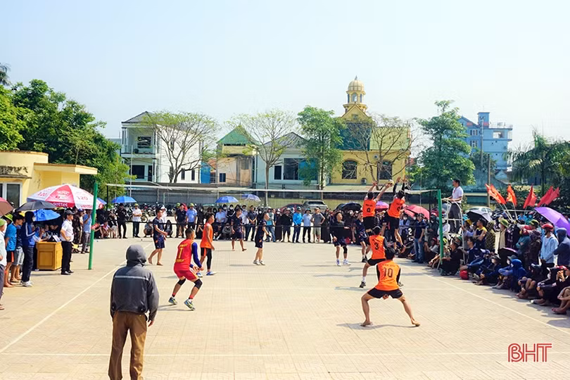 Khởi tranh Giải Bóng chuyền công - nông - binh huyện Hương Khê