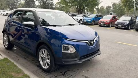 VinFast chính thức bàn giao VF 5 Plus, giá từ 458 triệu đồng