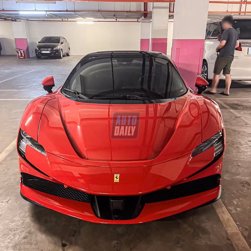 Ferrari SF90 Spider đầu tiên về Việt Nam sở hữu biển số tứ quý 9