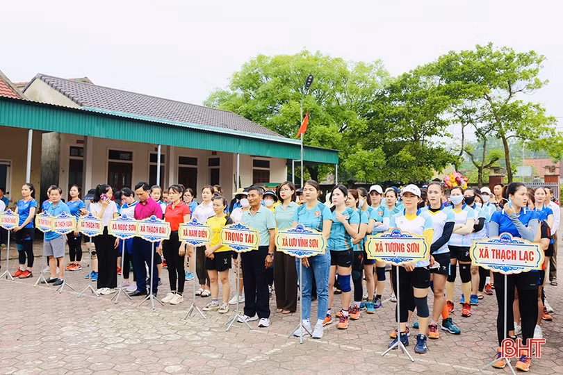 Các địa phương tổ chức giải bóng chuyền chào mừng các ngày lễ lớn