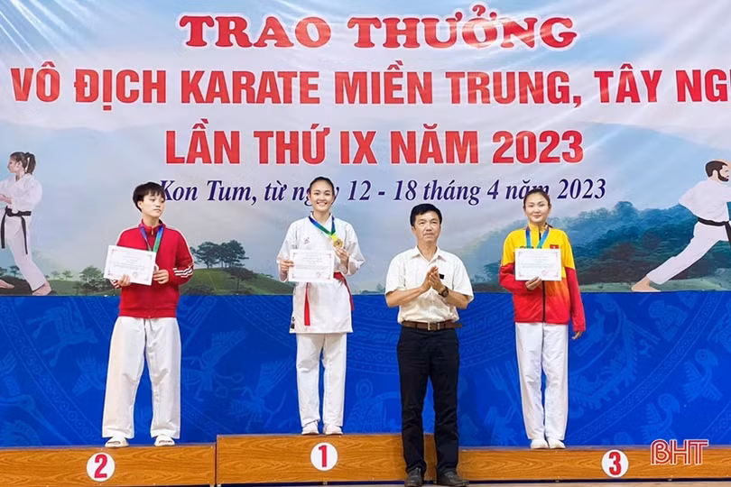 Hà Tĩnh nhất toàn đoàn Giải Karate miền Trung - Tây Nguyên