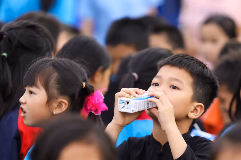 Vinamilk và Quỹ Sữa Vươn cao Việt Nam khởi động hành trình năm thứ 16 tại Quảng Ninh