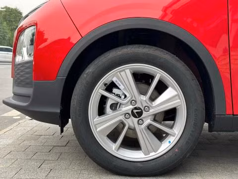 VinFast chính thức bàn giao VF 5 Plus, giá từ 458 triệu đồng