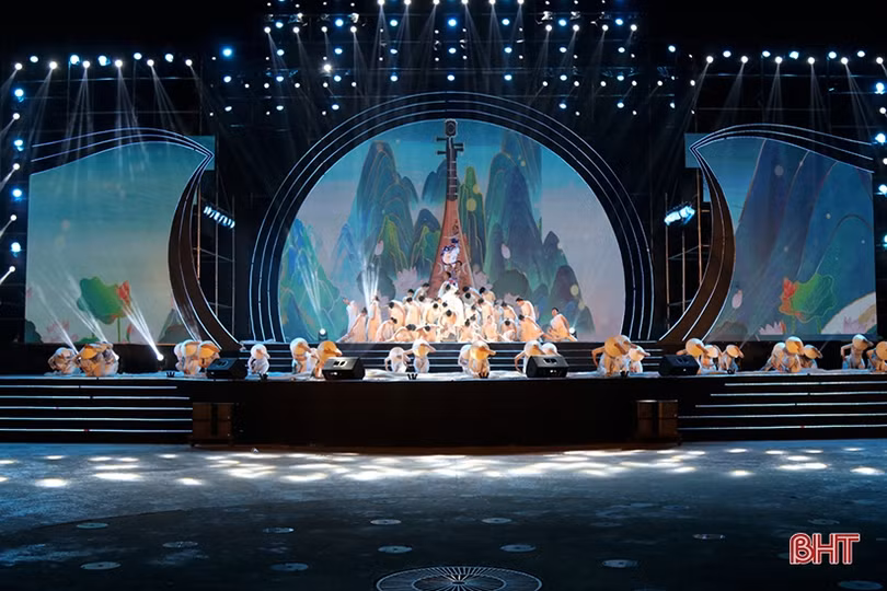 Tổng duyệt chương trình nghệ thuật khai trương du lịch biển Hà Tĩnh