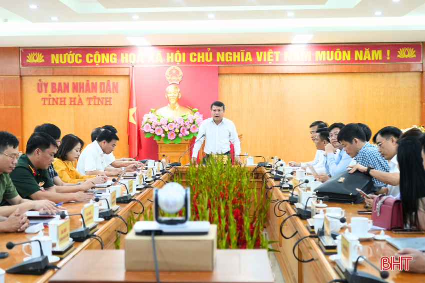Phó Chủ tịch UBND tỉnh Dương Tất Thắng chủ trì điểm cầu Hà Tĩnh. bqbht_br_bdt-2-anh-nen.png