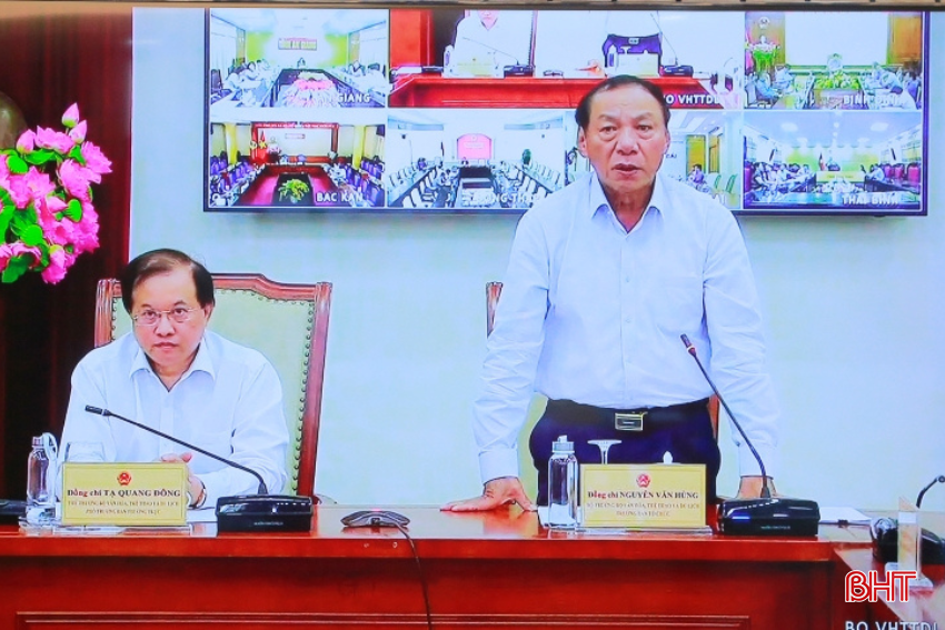 Đồng chí Nguyễn Văn Hùng - Ủy viên Trung ương Đảng, Bộ trưởng Bộ VH-TT&DL - Trưởng ban Tổ chức phát biểu chỉ đạo (Ảnh chụp màn hình) bqbht_br_bdt-bo-truong.png