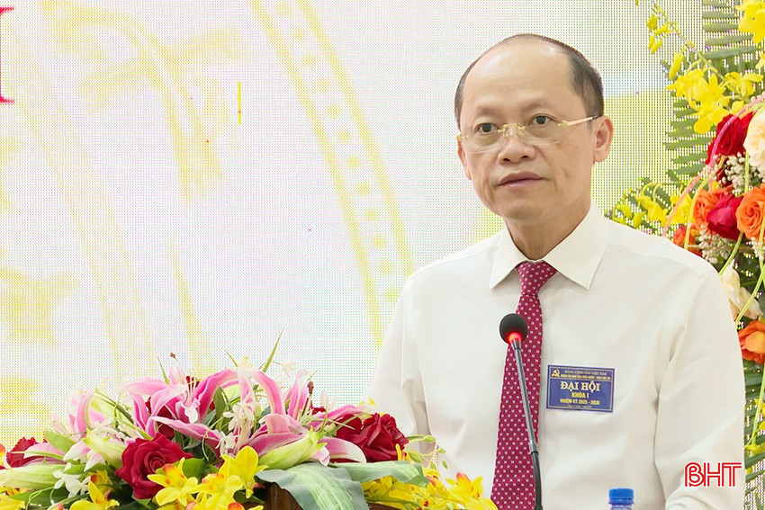 Đồng chí Nguyễn Hồng Lĩnh - Uỷ viên BTV Tỉnh uỷ, Phó Chủ tịch Thường trực UBND tỉnh, Phó Bí thư Thường trực Đảng uỷ UBND tỉnh phát biểu tại đại hội bqbht_br_1linh.png