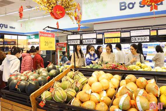 Nhìn lại thị trường Tết: Nguồn hàng dồi dào, sức mua tăng mạnh dịp cao điểm