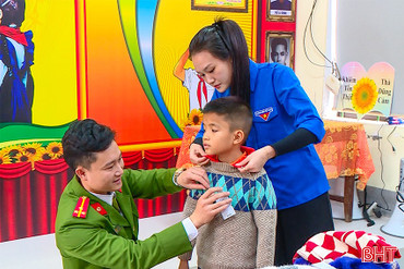 Mang "đông ấm" đến những trẻ em khó khăn