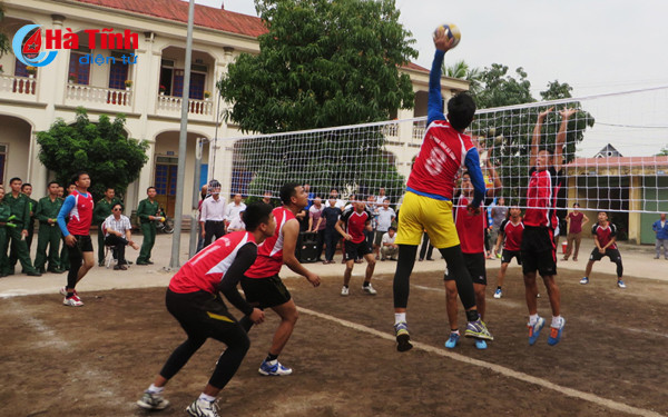 bo chqs tinh vo dich giai bong chuyen nam can bo doan ha tinh