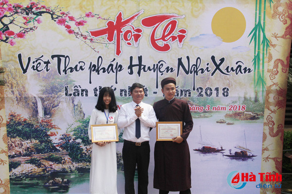 doc dao cuoc thi viet thu phap o ha tinh