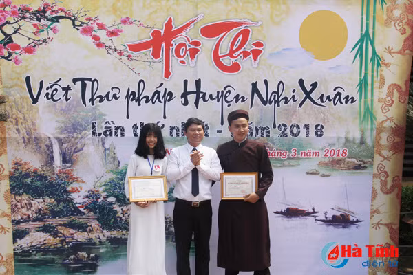 doc dao cuoc thi viet thu phap o ha tinh