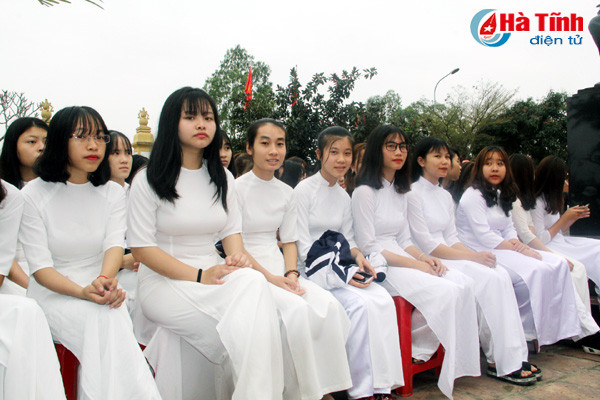 doc dao cuoc thi viet thu phap o ha tinh