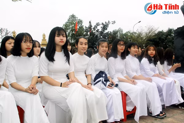 doc dao cuoc thi viet thu phap o ha tinh