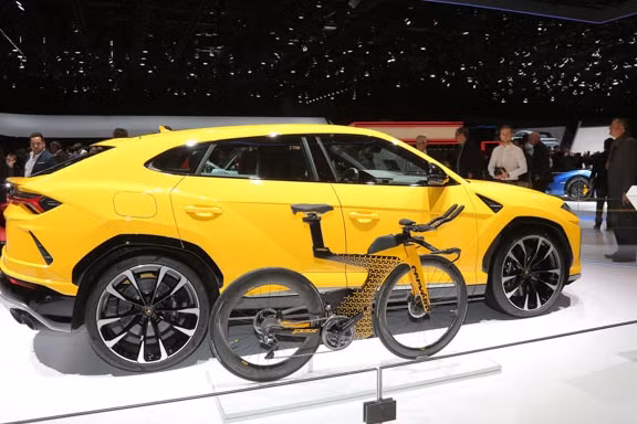 sieu pham hai banh gia hon 300 trieu cua lamborghini