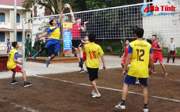 21 doi tranh tai giai bong chuyen nam can bo doan ha tinh