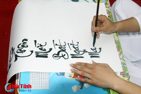 doc dao cuoc thi viet thu phap o ha tinh