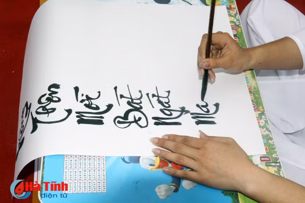 doc dao cuoc thi viet thu phap o ha tinh