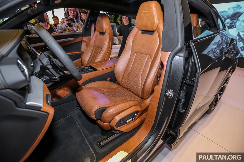 lamborghini urus ra mat tai dong nam a gia 255 000 usd