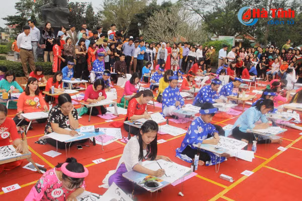 doc dao cuoc thi viet thu phap o ha tinh