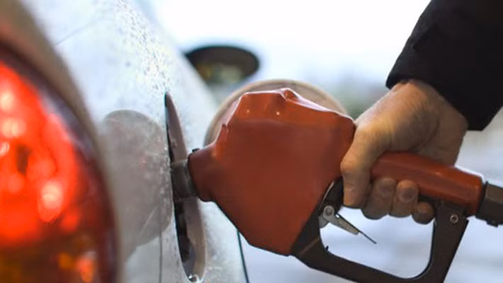 viet nam dang nhap xang dau nhieu nhat tu malaysia