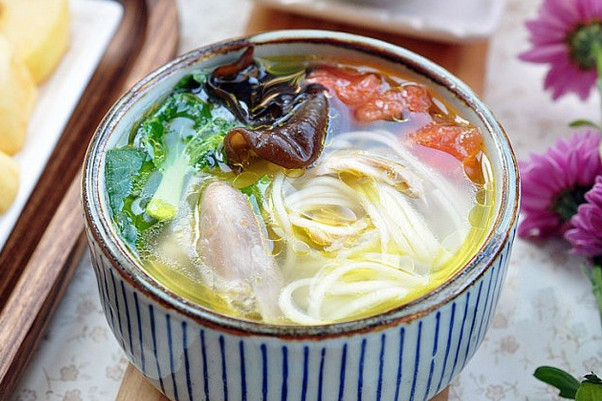 bua sang lam that nhanh an that ngon voi mi ga xe