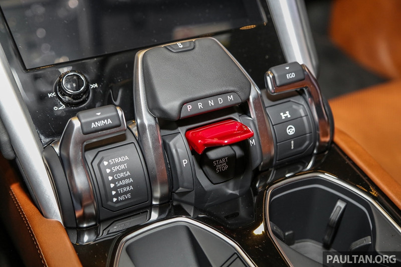 lamborghini urus ra mat tai dong nam a gia 255 000 usd