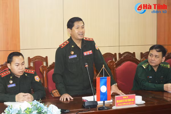 phoi hop chat che bao ve vung chac an ninh bien gioi viet lao