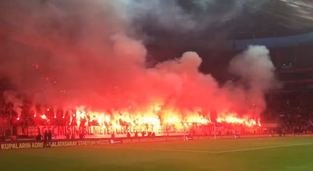 hai hung voi man dot phao sang cua cdv galatasaray