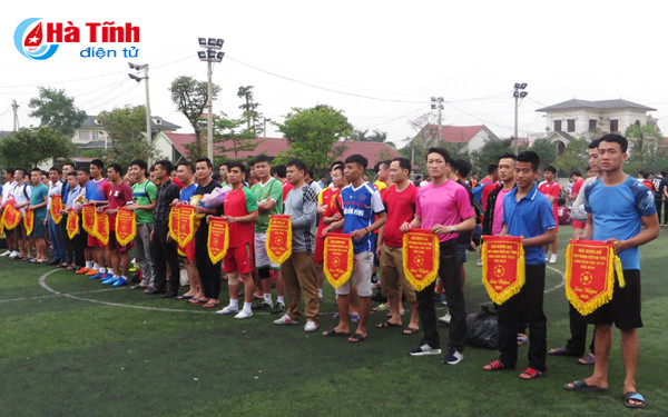 19 doi tham gia giai bong da nam thanh nien tinh ha tinh