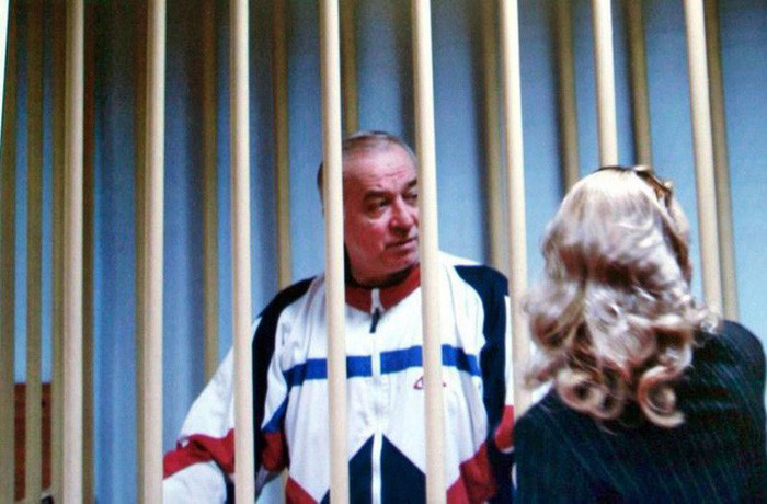 vu dau doc cuu diep vien anh truc xuat cac nha ngoai giao dong bang tai san nga