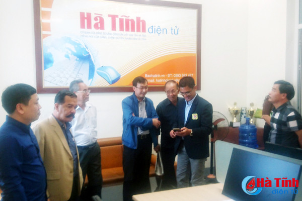 bao ha tinh trao doi kinh nghiem truyen thong voi doan bao chi thai lan