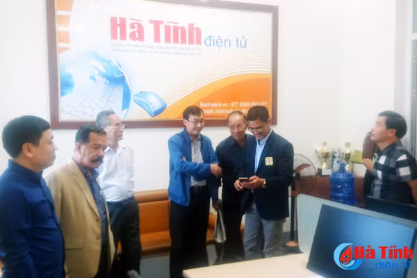 bao ha tinh trao doi kinh nghiem truyen thong voi doan bao chi thai lan