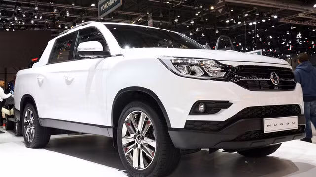 chi tiet ssangyong musso 2018 doi thu moi cua ford ranger